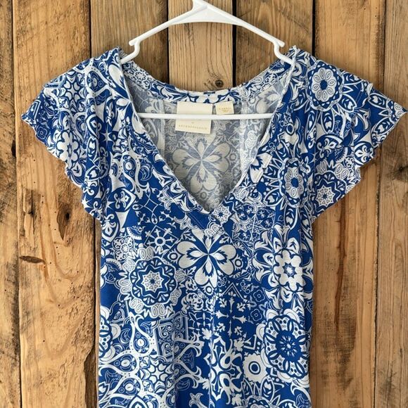Maeve Anthropologie Sz XS Catie Ruffle-Sleeved‎ Tee Blouse Top Blue Motif Boho - Picture 4 of 14